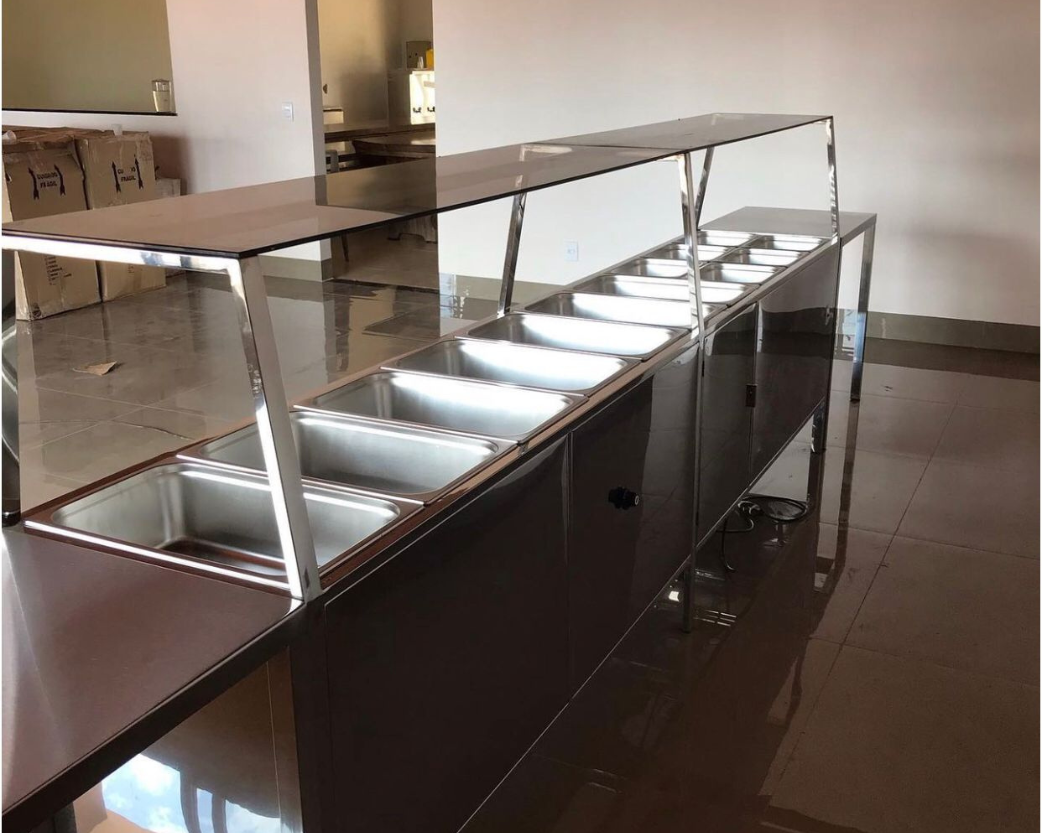 A Versatilidade do Inox em Móveis Sob Medida
