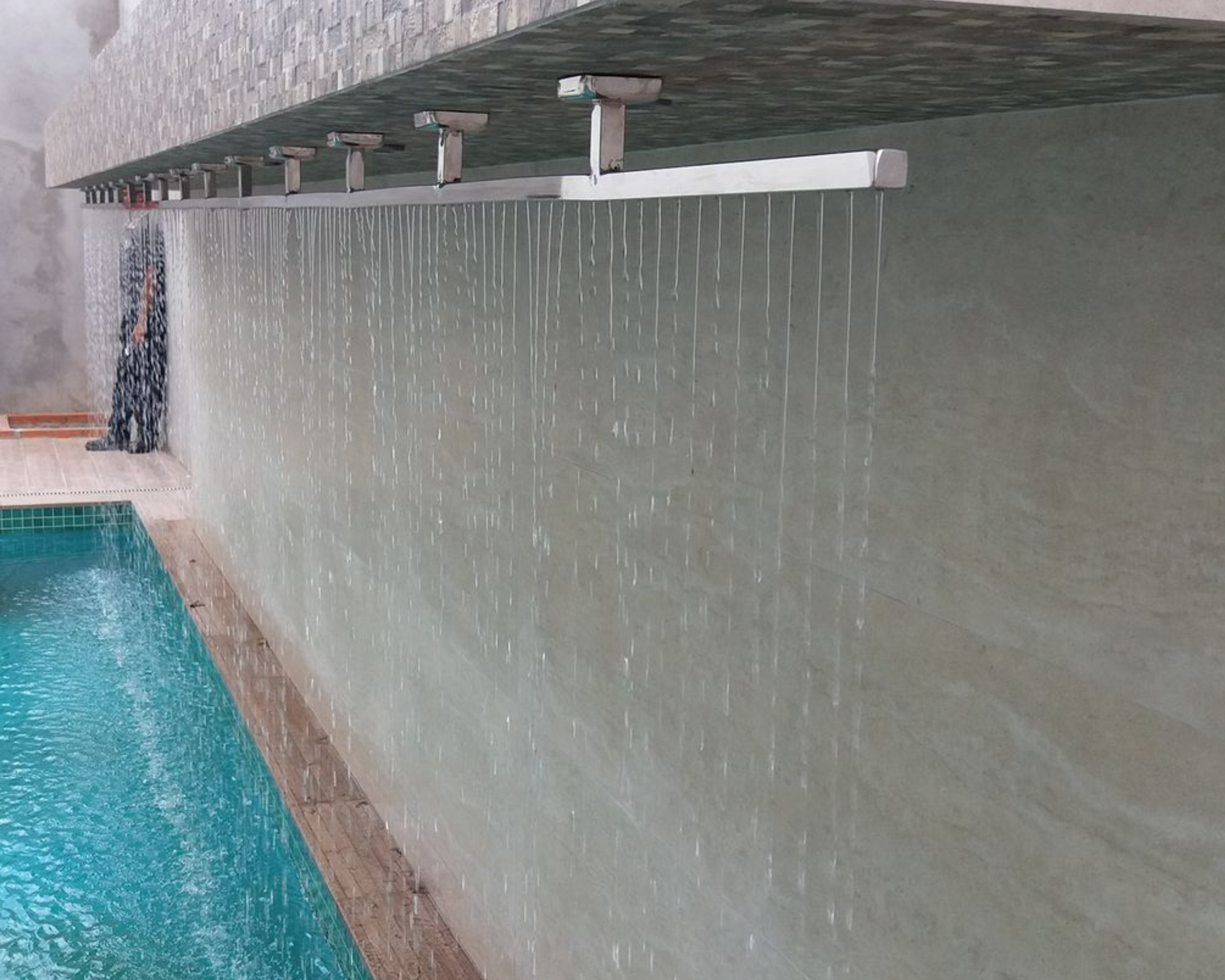 Equipamentos em Inox para Piscinas: Resistência e Elegância
